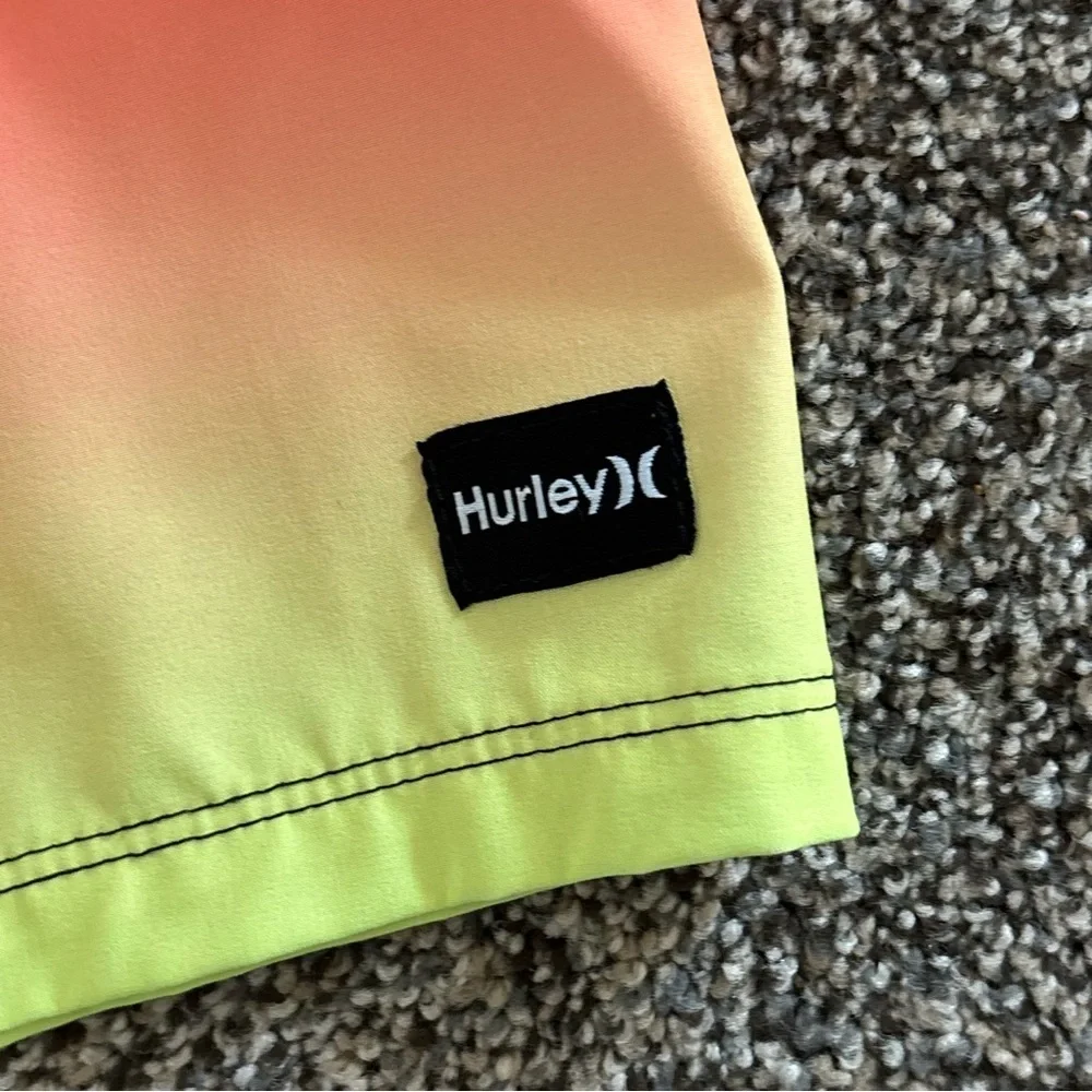Hurley men swim